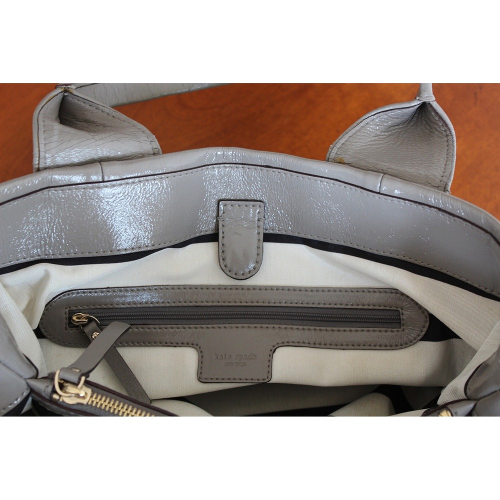 Kate Spade New York Grey Leather Pleated Tote Bag Striped Lining - Picture 9 of 15